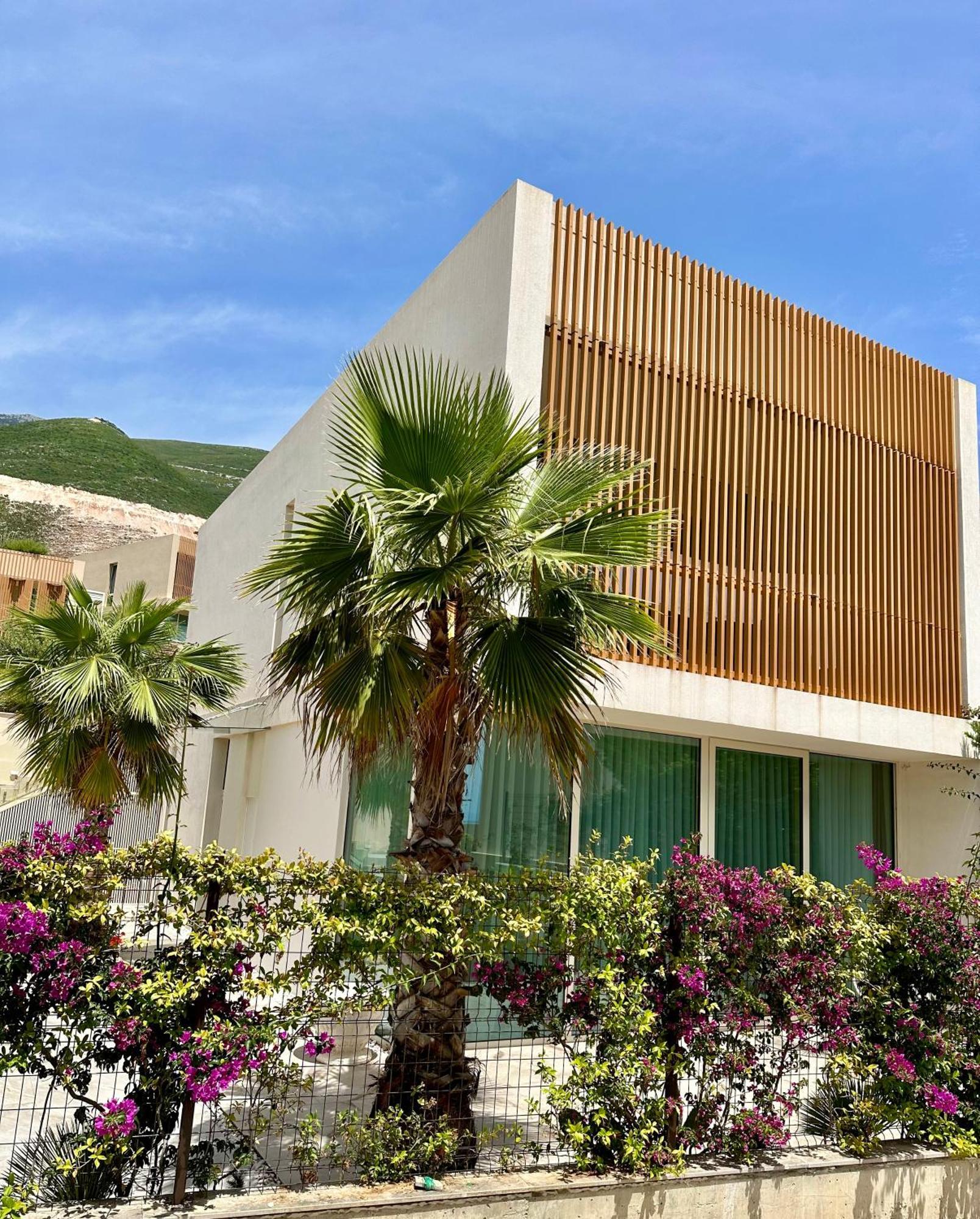 Palms Villa