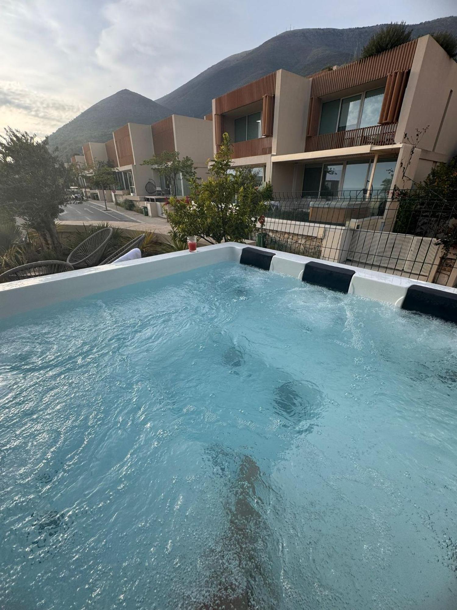 Palms Villa *